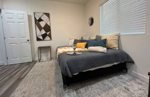 Riverside House | Perfect studio, with tranquility and privacy