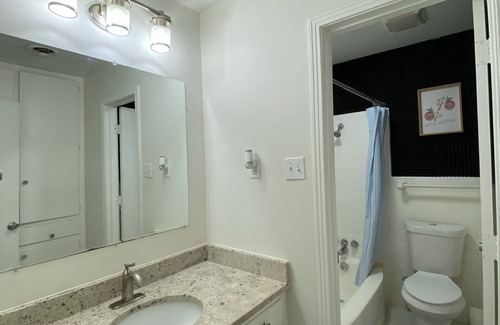 Tougaloo Cabin | Perfect Suite with AC in charming Jackson