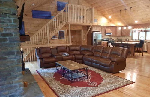 Greenfield Park Cabin | Perfect Summer/Fall Getaway with Amazing Fireplace for Gathering/Relaxation.