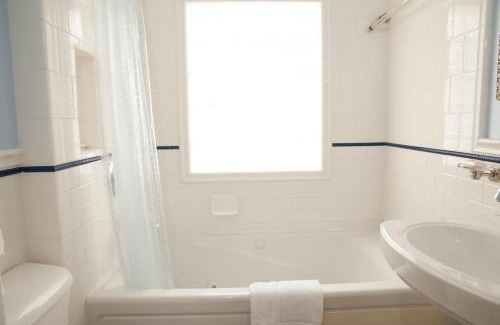 Lower State Apartment | Perfect West Beach Location! Chapala Gardens Two-Level 1BR- Unit 3