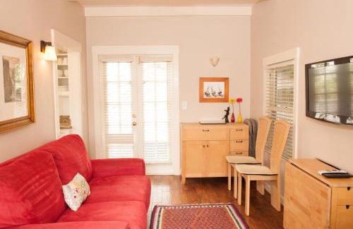 Lower State Apartment | Perfect West Beach Location! Chapala Gardens Two-Level 1BR- Unit 3