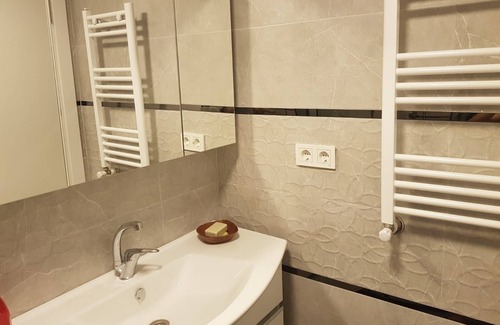 Konak Apartment | Perfectly clean & spacious in Konak city center. 5 to 8 mins to tram & subway