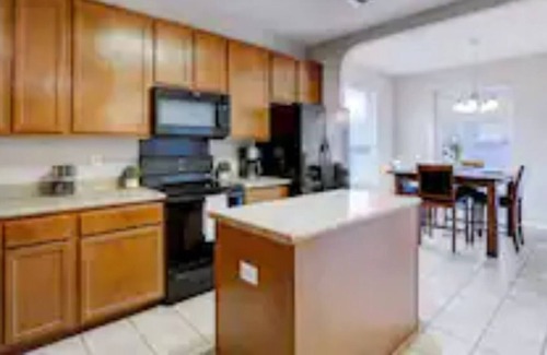 San Antonio House | Perfectly located near Sea World, Lackland & Shops