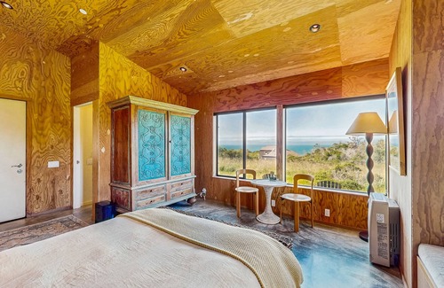 Sea Ranch House | Perfectly located ocean-view guest house w/free WiFi - near beaches, restaurants