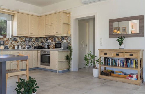 Adelianos Kampos Villa | Periklis Villa, The Ultimate Summer Retreat!