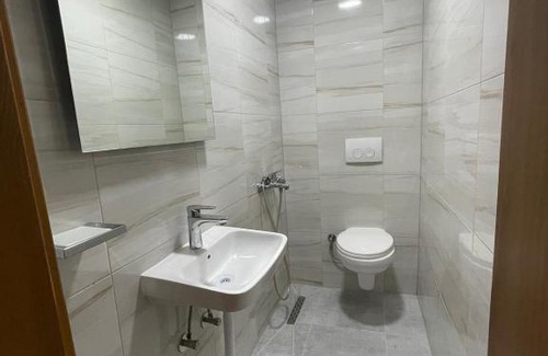Strellc i Epërm House | Perroi Shqiptar