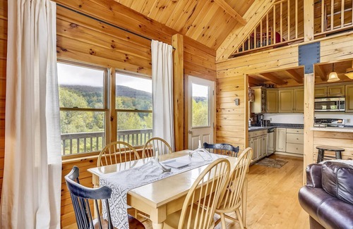 Waterbury House | Perry Hill Escape: 3 br log cabin, wood fireplace, sauna, deck!