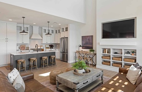 St. George House | Persian Bliss: Desert Color Lagoon + Beaches