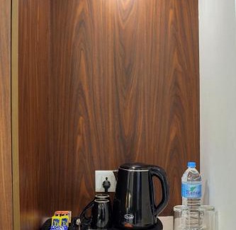 Chittur Hotel | Perumatty Residency