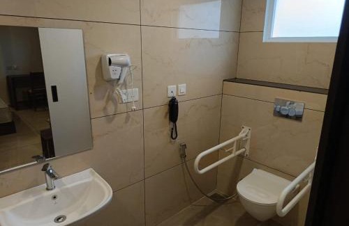 Chittur Hotel | Perumatty Residency
