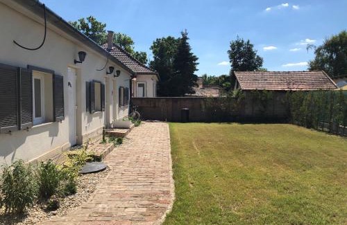 Kiskoroes House | Petőfi Vendégház