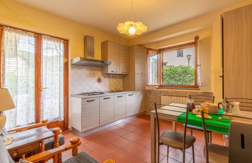 Monte Santa Maria Tiberina Apartment | Pet friendly apartment