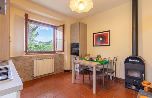 Monte Santa Maria Tiberina Apartment | Pet friendly apartment
