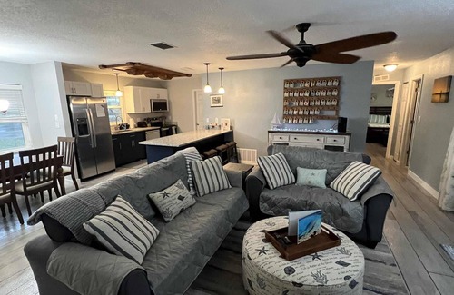 Crystal River House | Pet Friendly 2 bedroom Home in Crystal River