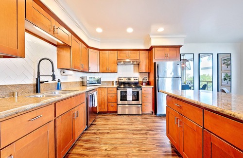 La Playa Condo | Pet Friendly 2 bedroom in Point Loma, Overlooking Kellogg Beach - Stay for 30 days!