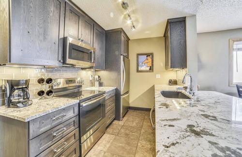 Frisco Condo | Pet Friendly 2 Bedroom Condo on the West End of Main Street!