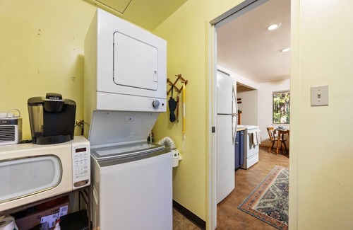 Alta Cabin | Pet friendly 2BR/1BA cabin close to Sugar Bowl, Truckee and Tahoe Nt'l Forest