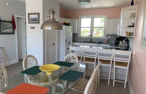 Emerald Isle House | Pet Friendly 3rd Row Duplex in Spinnaker's Reach