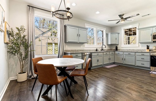 Montgomery House | Pet Friendly 4 BR Near Hospitals and Maxwell Base