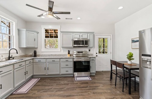 Montgomery House | Pet Friendly 4 BR Near Hospitals and Maxwell Base