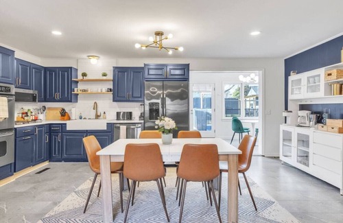 Greenville House | Pet-friendly 8Beds+ Pool & Firepit, 3min to Furman