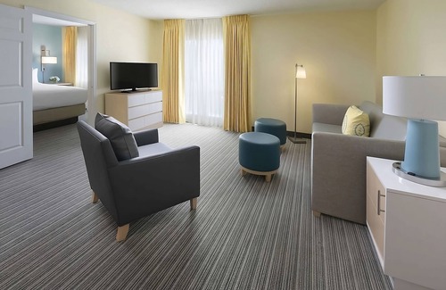 Gunter Afs Hotel | Pet-friendly Accommodation W/Full Kitchen! FREE Parking, Pool, Tennis Court!