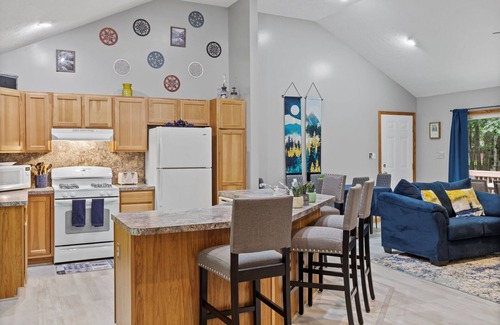 Albrightsville House | Pet-Friendly Albrightsville Ranch with Open Kitchen, Fireplace, BBQ & Game Room