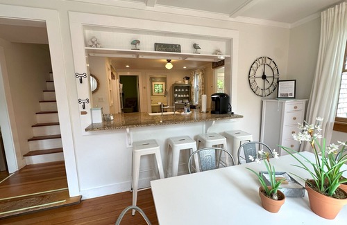 West Brewster House | Pet Friendly and close to Paine's Creek Beach!