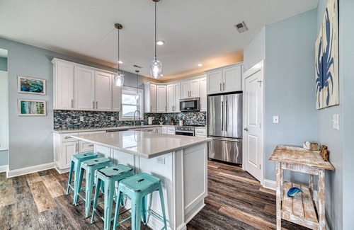 Surf City House | Pet Friendly and Free Town Parking Pass - community beach access