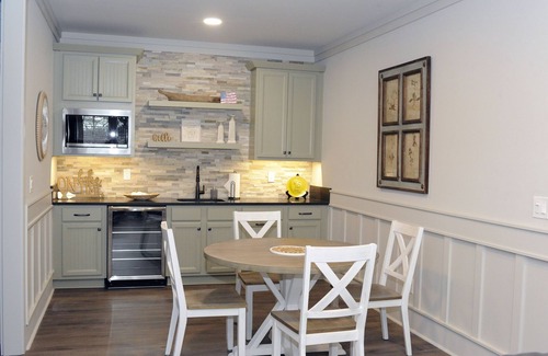 Lake Oconee Cottage | Pet Friendly and Gorgeous Top Side Cottage at Cottage Cove at Lake Oconee!