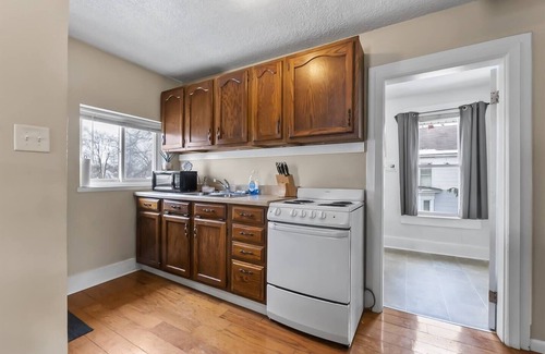 Fort Wayne Apartment | Pet Friendly Apt w/Fenced Yard