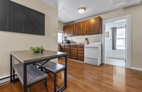 Fort Wayne Apartment | Pet Friendly Apt w/Fenced Yard