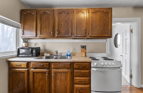 Fort Wayne Apartment | Pet Friendly Apt w/Fenced Yard