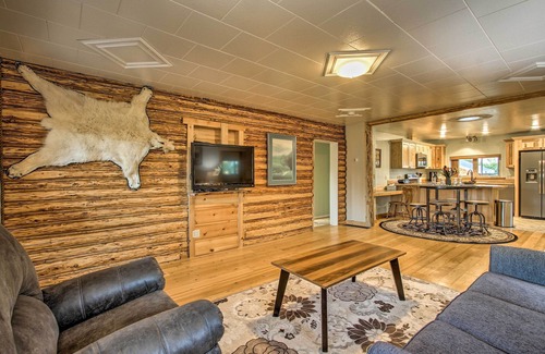 Augusta Cabin | Pet-Friendly Augusta Cabin - Walk to Main Street!
