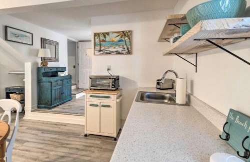 Sarasota House | Pet-Friendly Beach Home with Patio, 8 Mi to Shore