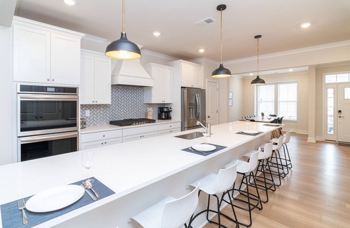 Frankford House | Pet Friendly - Beach Vacation + Pool: 4BR and 3.5BA~6 Beds 11 Guests