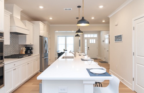 Frankford House | Pet Friendly - Beach Vacation + Pool: 4BR and 3.5BA~6 Beds 11 Guests