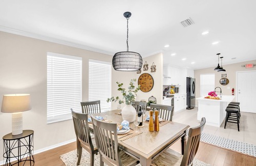 Dunedin Cottage | Pet Friendly! Beaches, Breweries & Blue Jays – DT Dunedin, Near Marina & Trail