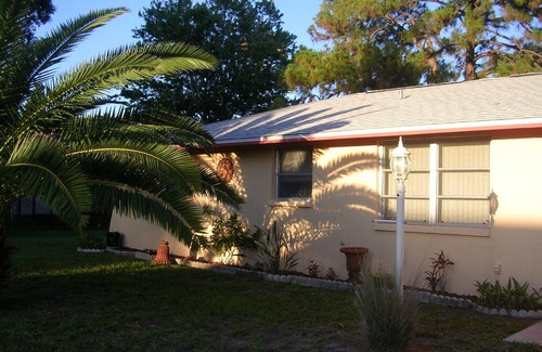 South Venice House | Pet Friendly Beautifully Decorated Home Min rental in Season