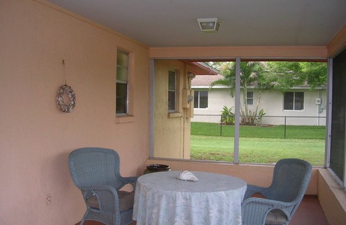 South Venice House | Pet Friendly Beautifully Decorated Home Min rental in Season