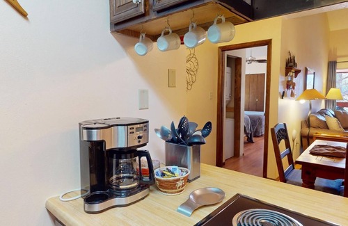 Angel Fire Condo | Pet Friendly | Close to Lifts | Fireplace | Charming | Angel Fire Chalet 52