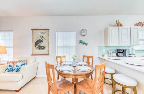 Orange Beach Villa | Pet Friendly - Close to Beach - The Wharf - Sports