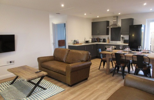 Kilgetty Cottage | Pet Friendly Cottage with Sea Views