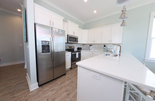 Gulf Shores Cottage | Pet Friendly Cottage - Heated Pool - Sleeps 10!