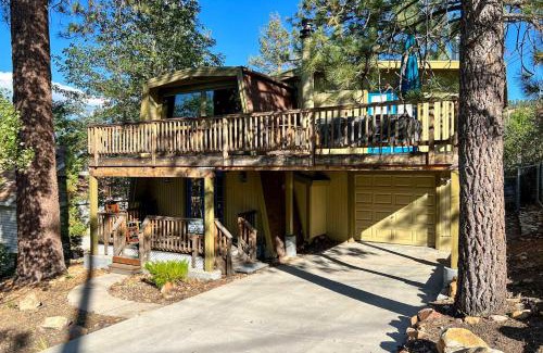 Big Bear Lake House | Pet-Friendly Cottage, Walk From Big Bear Village!