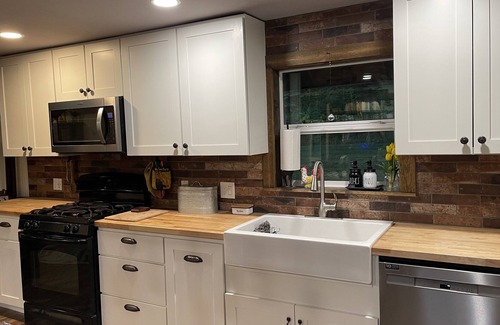 Sagle House | Pet Friendly Country Home for the Holidays!