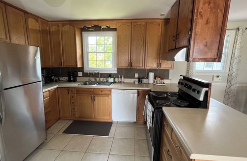 Parker House | Pet Friendly! -Cozy getaway - 7 mins away from Downtown Greenville
