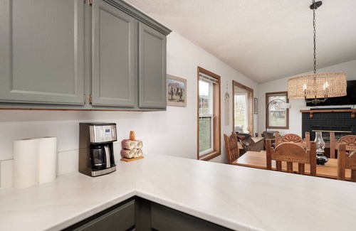 Grand Lake Cabin | Pet Friendly! Cozy Modern Cabin Surrounded by Nature