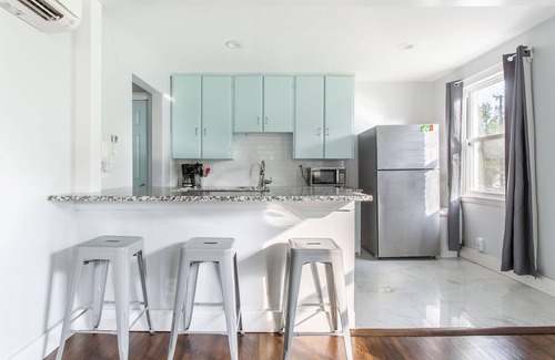 Inglewood House | Pet friendly! Cozy Patio! Home with Yard!