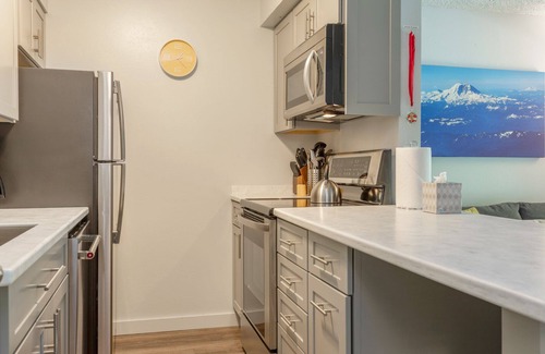 Vail Condo | Pet Friendly Creekside Condo - On Free Bus Route - Patio w/Grill